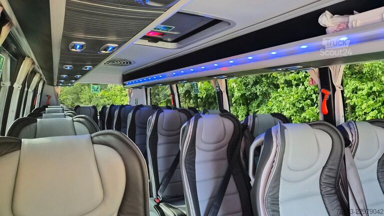 Minibuss MERCEDES-BENZ 519 Sunset S 4 Ferqui Lagerfahrzeug Stock