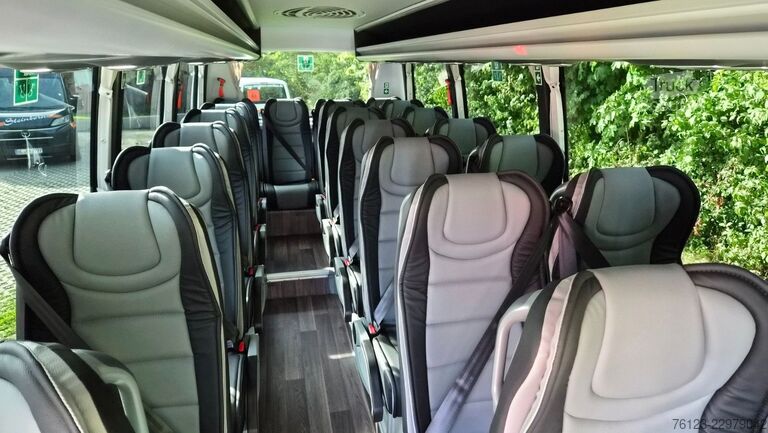 Minibuss MERCEDES-BENZ 519 Sunset S 4 Ferqui Lagerfahrzeug Stock