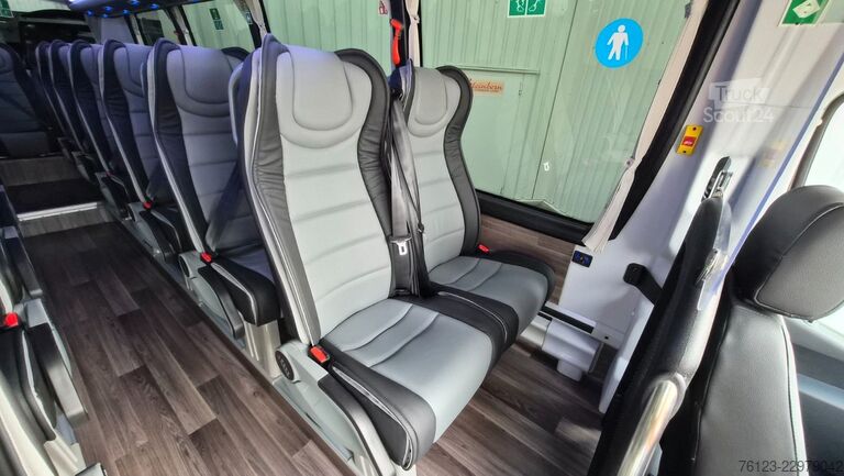 Minibuss MERCEDES-BENZ 519 Sunset S 4 Ferqui Lagerfahrzeug Stock