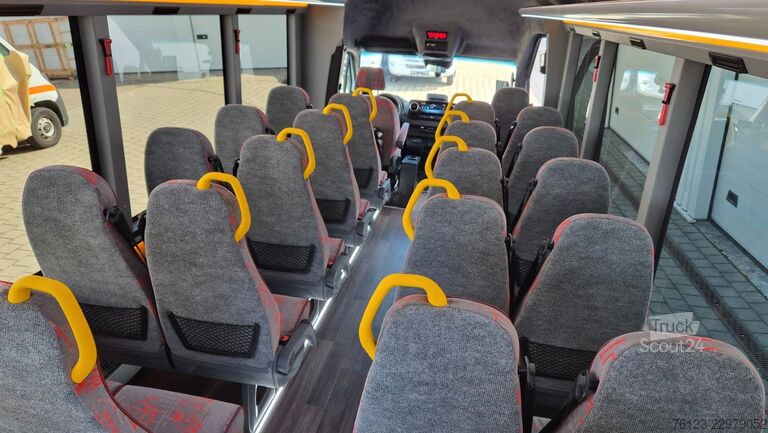 Minibuss MERCEDES-BENZ 30 Sitzer Schul- Transferbus 519 Lagerfahrzeug