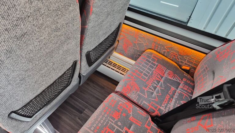 Minibuss MERCEDES-BENZ 30 Sitzer Schul- Transferbus 519 Lagerfahrzeug