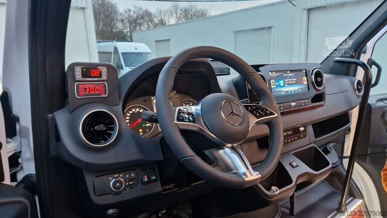 Minibuss MERCEDES-BENZ 519  Allrad 4 x 4  20 / 23 Sitzer schnelle Liefe
