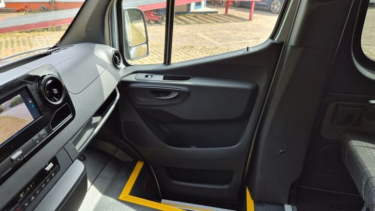 Минибус MERCEDES-BENZ 8 x 517 Sprinter Lord Light  22 SS Aktionspreis