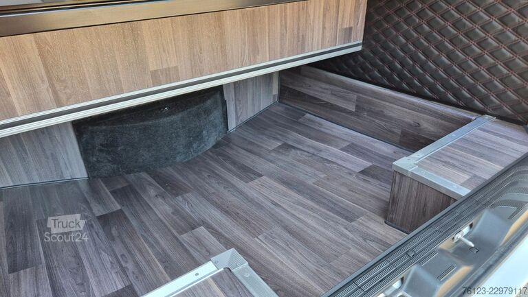 حافلة صغيرة MERCEDES-BENZ 517 Lord Comfort XXL Vorlauffahrzeug 23 SS