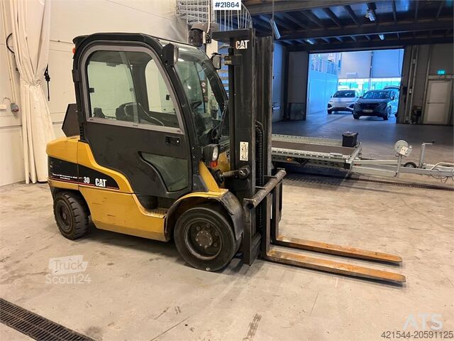 Vorkheftruck Caterpillar DP30N