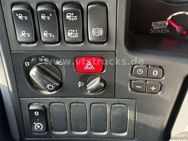 Podwozie ciężarówki SCANIA P320 DB4x2 Fahrgestell