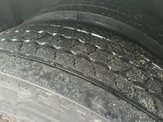 Diaľkový autobus SCANIA Touring HD Higer 6X2 (86 tKm*59 Sitze)