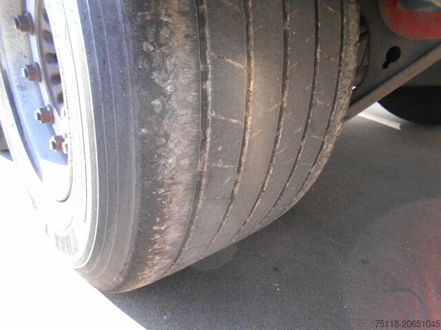 Aizkaru puspiekabe Kässbohrer MEGA