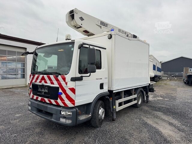 Vrachtwagen met hoogwerker MAN TGL 12.180 BB Versalift 15m 78 tkm