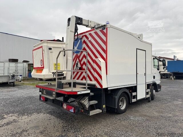 Vrachtwagen met hoogwerker MAN TGL 12.180 BB Versalift 15m 78 tkm