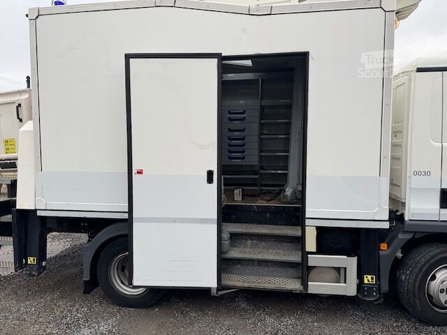 Vrachtwagen met hoogwerker MAN TGL 12.180 BB Versalift 15m 78 tkm