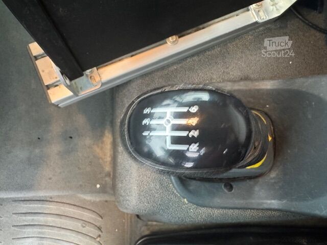 Vrachtwagen met hoogwerker MAN TGL 12.180 BB Versalift 15m 78 tkm