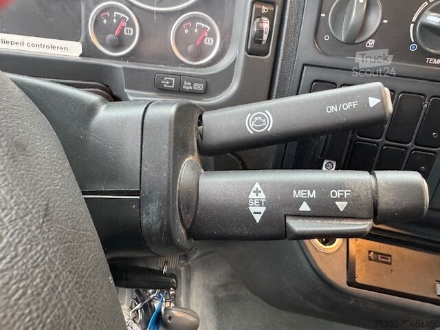 Vrachtwagen met hoogwerker MAN TGL 12.180 BB Versalift 15m 78 tkm