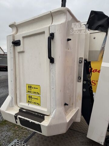 Vrachtwagen met hoogwerker MAN TGL 12.180 BB Versalift 15m 78 tkm