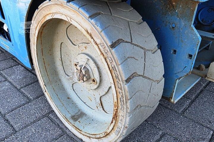 Žirklinis keltuvas Genie GS2646 Electric, Working Height 9.80m, Capacity 45