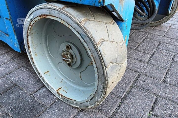 Žirklinis keltuvas Genie GS2646 Electric, Working Height 9.80m, Capacity 45