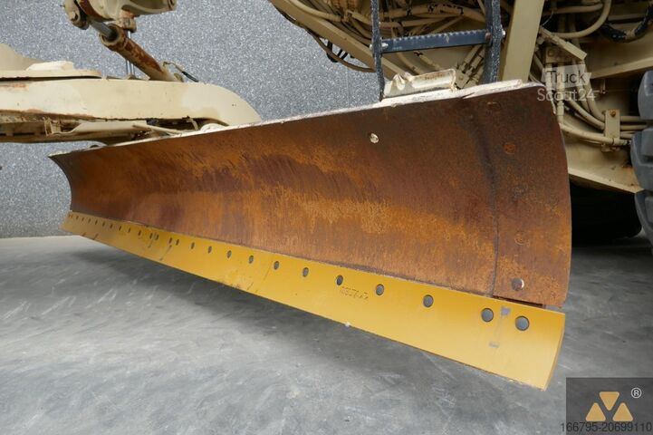 Greideris Caterpillar 130G Ex-army