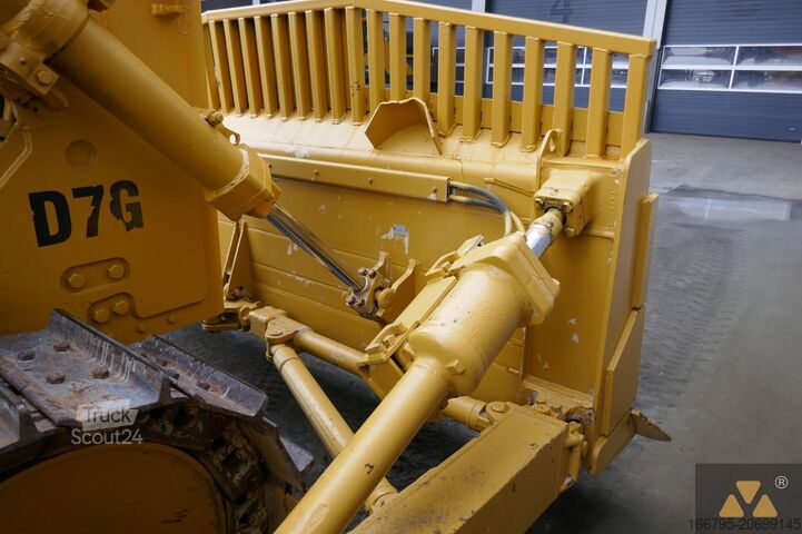 Dozers Caterpillar D7G Ex-army