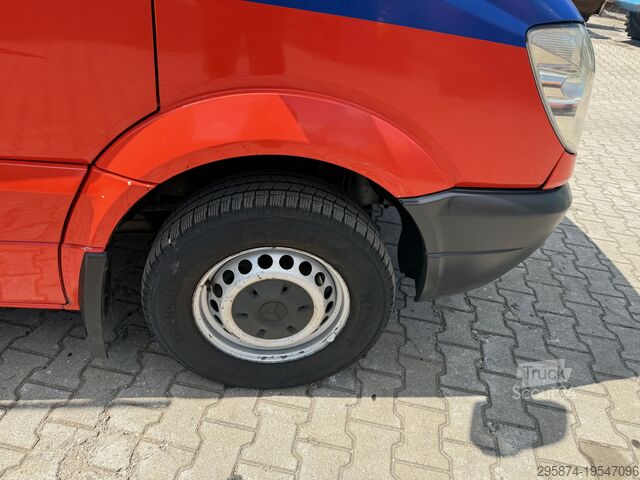 Tovornjak Mercedes-Benz 311 Sprinter Pritsche DOKA AHK