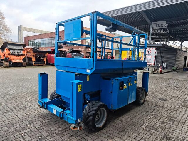 Škarjasto dvigalo Genie GS 3369 4x4