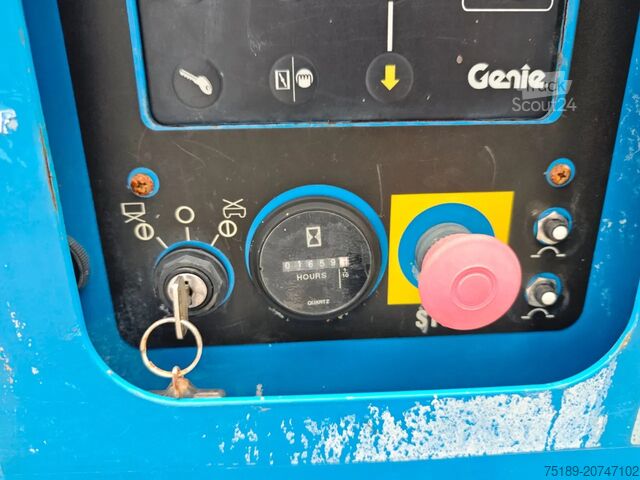 Škarjasto dvigalo Genie GS 3369 4x4
