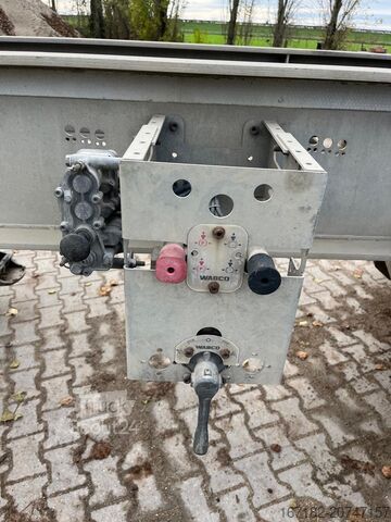 Container chassis 2x 20ft, 1x 40ft Tracon 