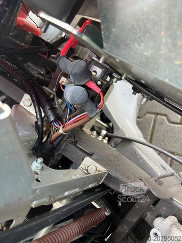 Mowing machine Husquarna RC 320Ts AWD / Rasenmäher / nur 7,6h !