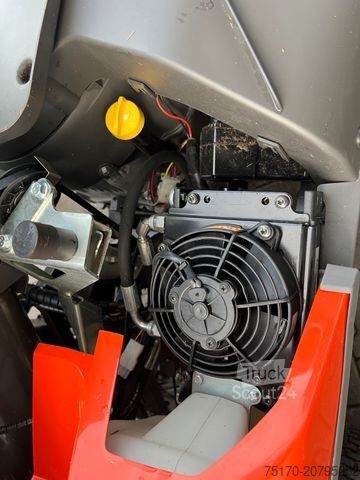 Mowing machine  Husquarna RC 320Ts AWD / Rasenmäher / nur 7,6h !