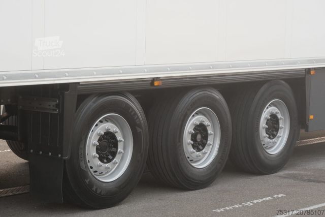Hladilna polprikolica SCHMITZ CARGOBULL SKO 24/CARRIER 1550/DOPPELSTOCK/BLUMEN 258tsd km