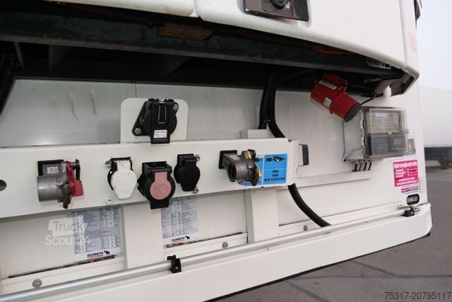 Hladilna polprikolica SCHMITZ CARGOBULL SKO 24/CARRIER 1550/DOPPELSTOCK/BLUMEN 258tsd km