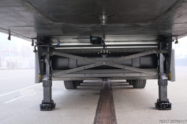 Hladilna polprikolica SCHMITZ CARGOBULL SKO 24/CARRIER 1550/DOPPELSTOCK/BLUMEN 258tsd km