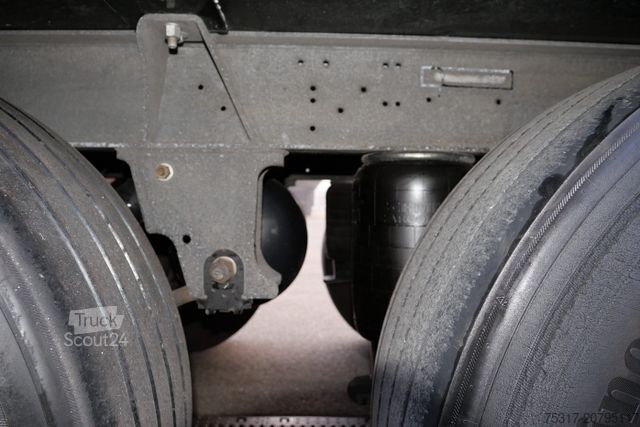 Hladilna polprikolica SCHMITZ CARGOBULL SKO 24/CARRIER 1550/DOPPELSTOCK/BLUMEN 258tsd km