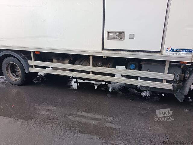 Camion frigorifique renault midlum d 220