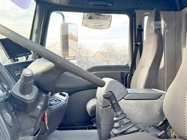 Autocarro ribaltabile MAN TGA 26.350 * KIPPER 4,90m + TEREX ATLAS * 6x4 *