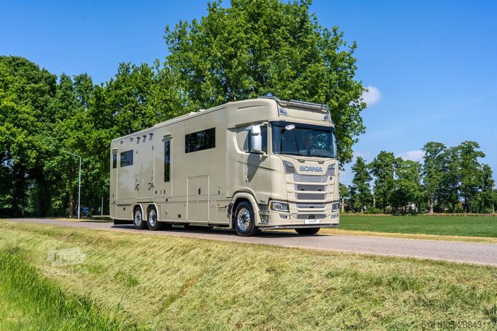 Paarden transport Scania S500  New Scania S500 STX! 6 horses plus living...