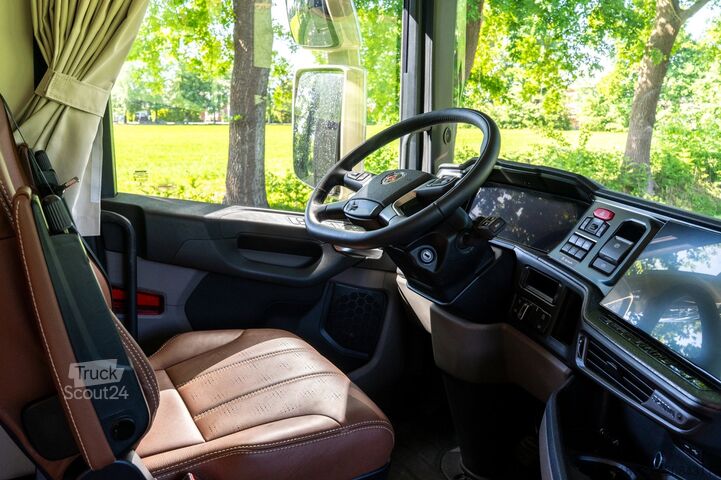 Paarden transport Scania S500  New Scania S500 STX! 6 horses plus living...