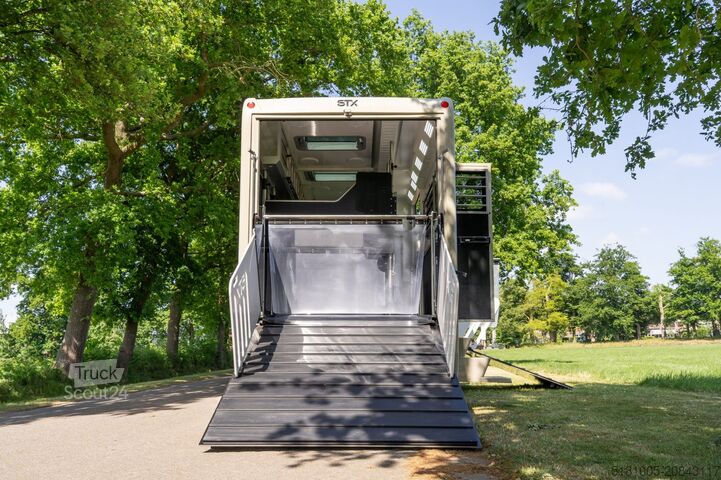 Paarden transport Scania S500  New Scania S500 STX! 6 horses plus living...