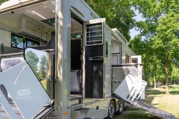 Paarden transport Scania S500  New Scania S500 STX! 6 horses plus living...