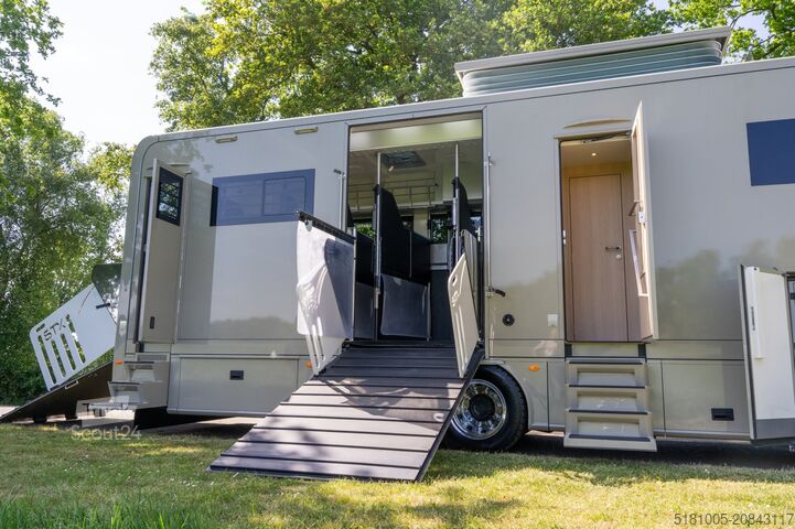 Paarden transport Scania S500 New Scania S500 STX! 6 horses plus living...