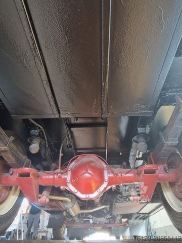 Minibus MERCEDES-BENZ Vorgänger Sprinter O 319 Samba mit Faltdach AC