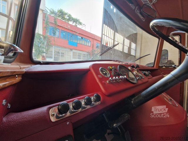 Minibus MERCEDES-BENZ Vorgänger Sprinter O 319 Samba mit Faltdach AC