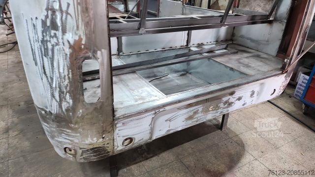 Minibus MERCEDES-BENZ Vorgänger Sprinter O 319 Samba mit Faltdach AC