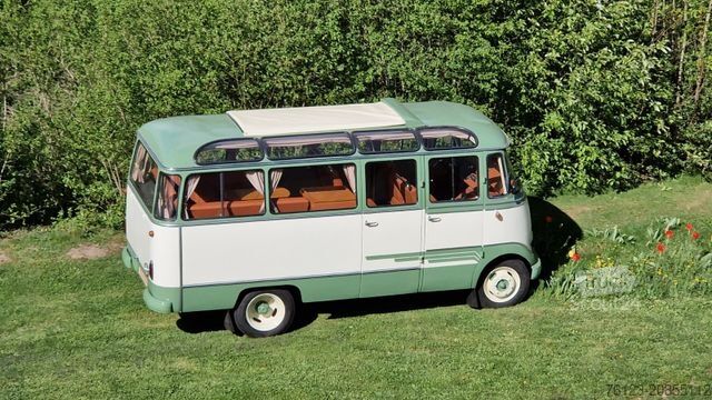 Minibus MERCEDES-BENZ Vorgänger Sprinter O 319 Samba mit Faltdach AC