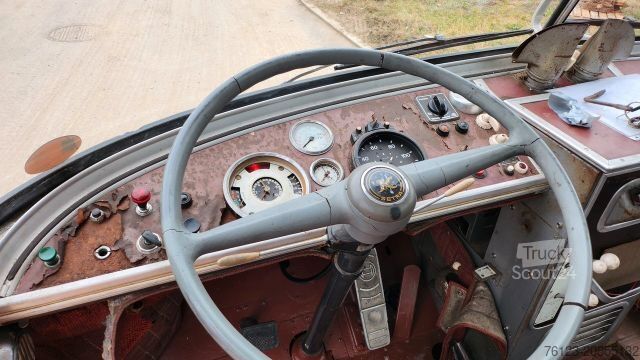 Medkrajevni avtobus SETRA Kässbohrer Setra S 11