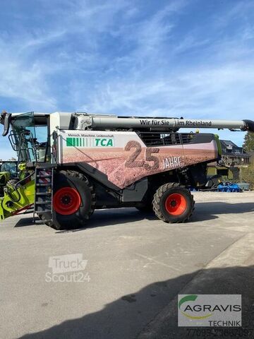 Biçerdöver Claas TRION 750