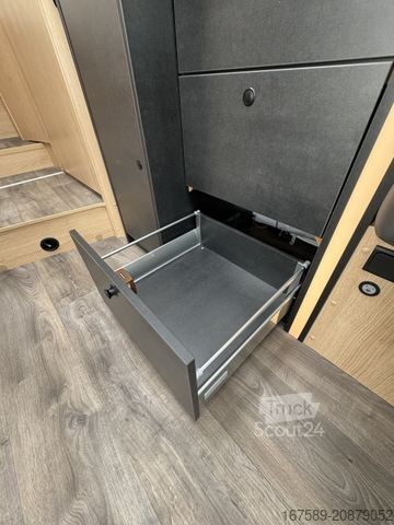 Polintegriran avtodom SUNLIGHT T 68 C Adventure, SafetyACC,Navi,WiFi,TV,AKTION