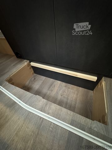 Polintegriran avtodom SUNLIGHT T 69 LC Adventure, Autom,SafetyACC,Navi,6E,LED