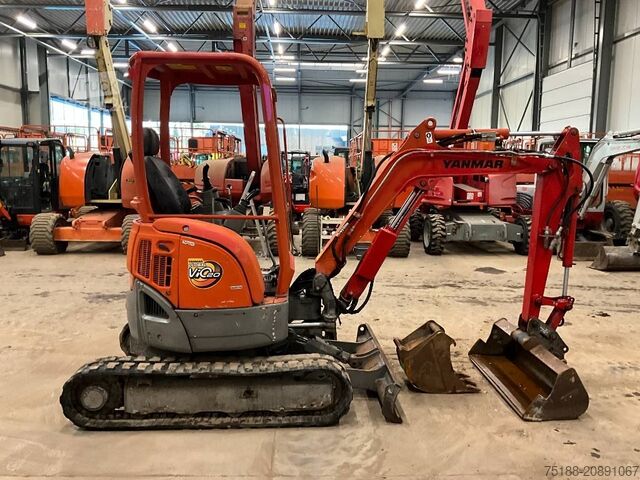 Mini bager Yanmar Vio 20-4
