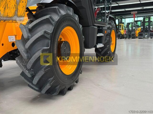 ładowarka teleskopowa JCB 535-125 HiViz