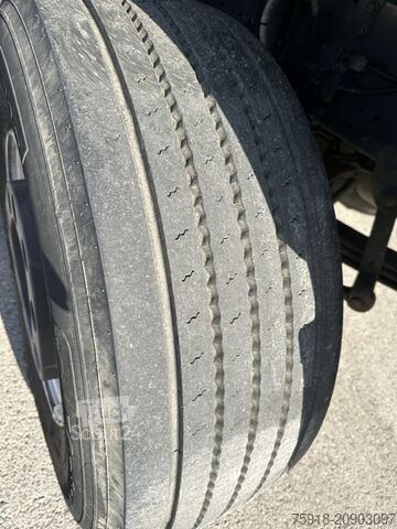 Basculantă IVECO Trakker, Kipper Kran